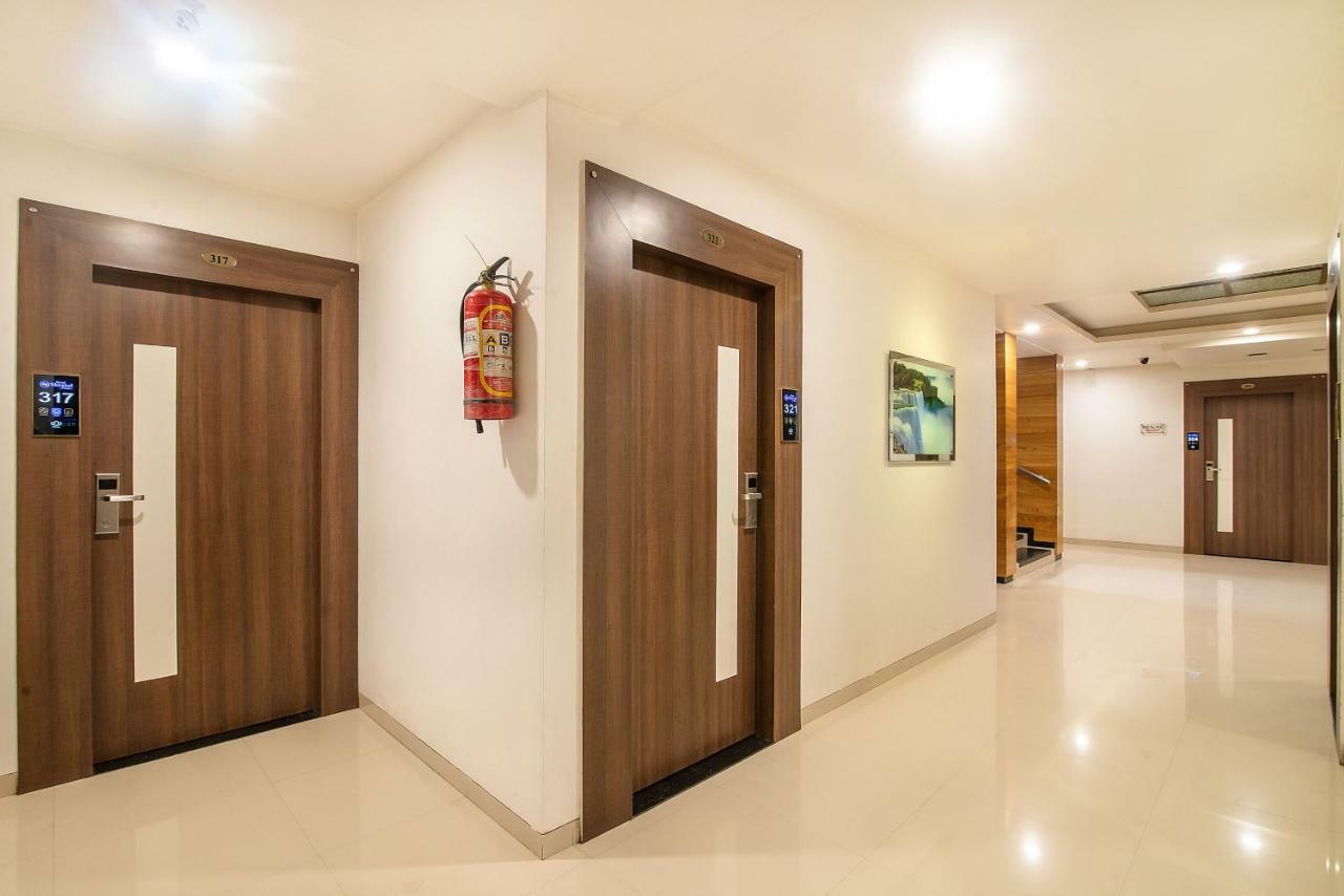 Hotel Sheetal Plaza Surat Exterior photo