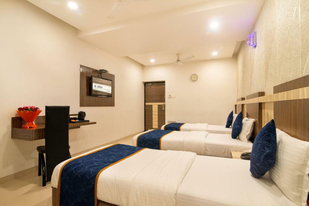 Hotel Sheetal Plaza Surat Exterior photo